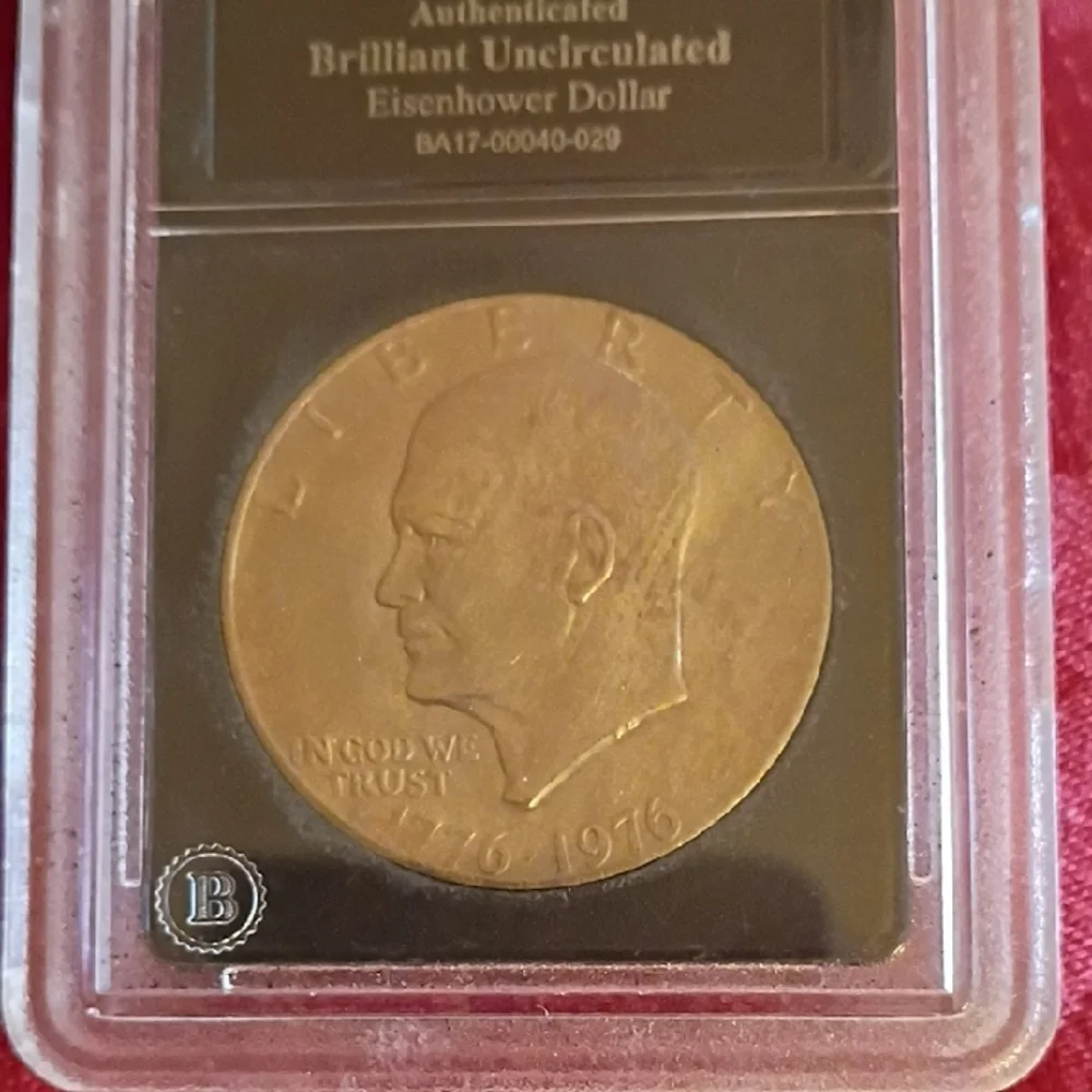1976 Eisenhower Dollar in Acrylic Holder - Gold Tone